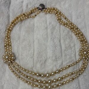 Vintage 70’s triple-strand faux pearl necklace